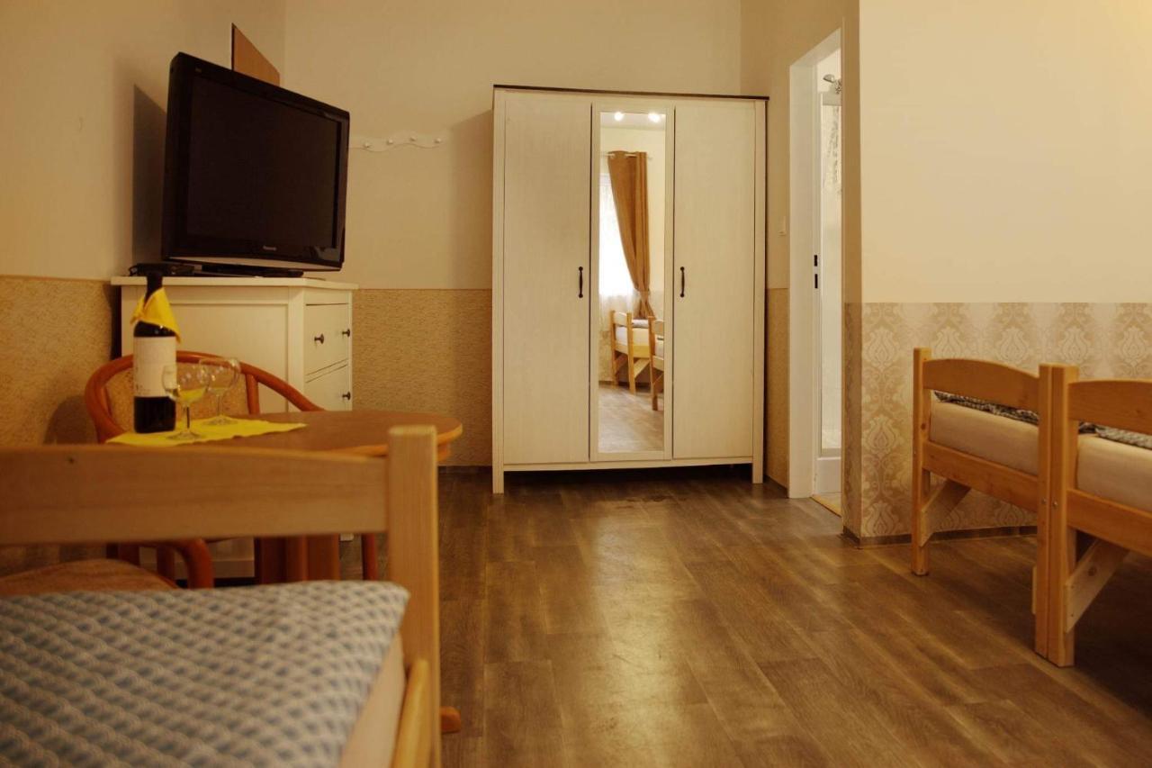 Hotel Penzion U Jezera Konstantinovy Lázně Exteriér fotografie
