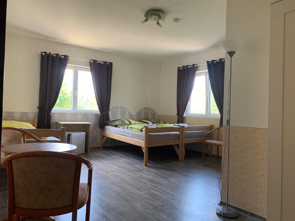 Hotel Penzion U Jezera Konstantinovy Lázně Exteriér fotografie
